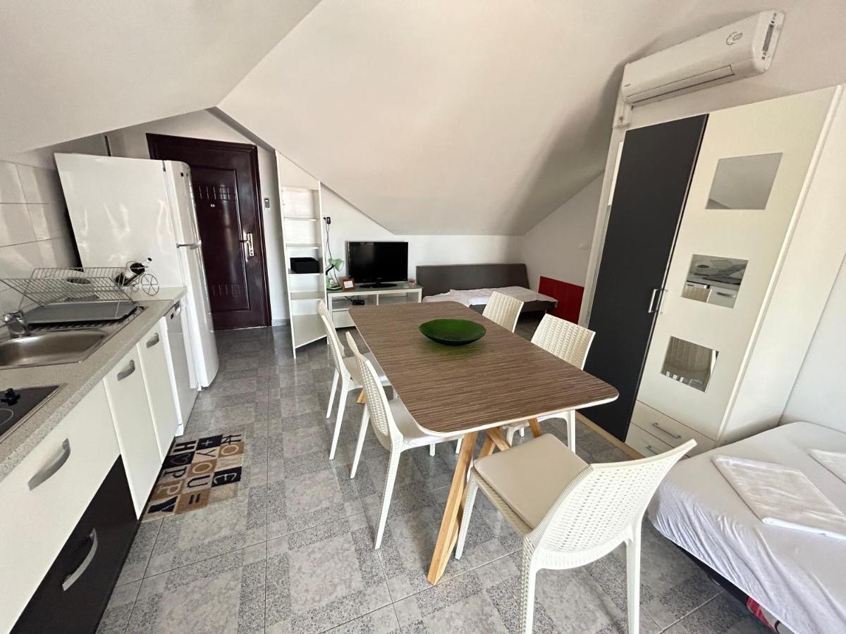 Apartments Sanda 2 Promajna Luaran gambar