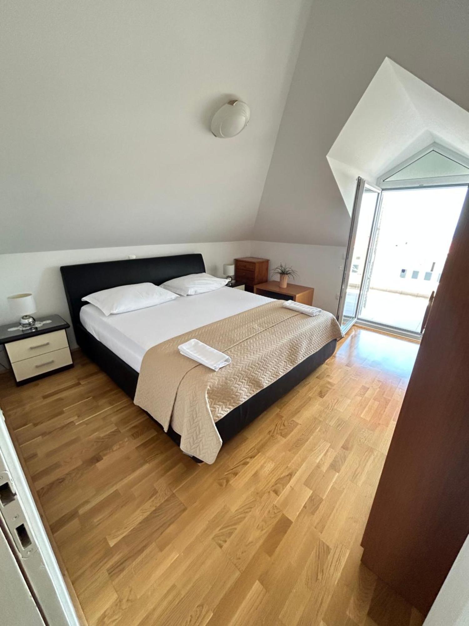 Apartments Sanda 2 Promajna Luaran gambar
