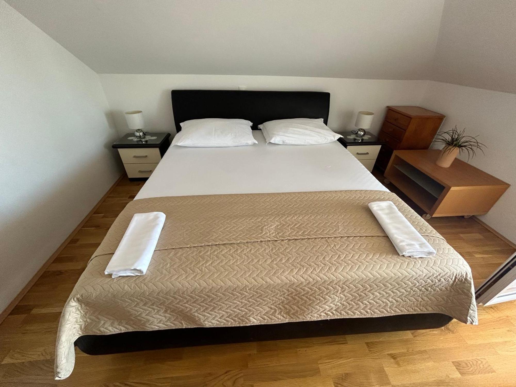 Apartments Sanda 2 Promajna Luaran gambar
