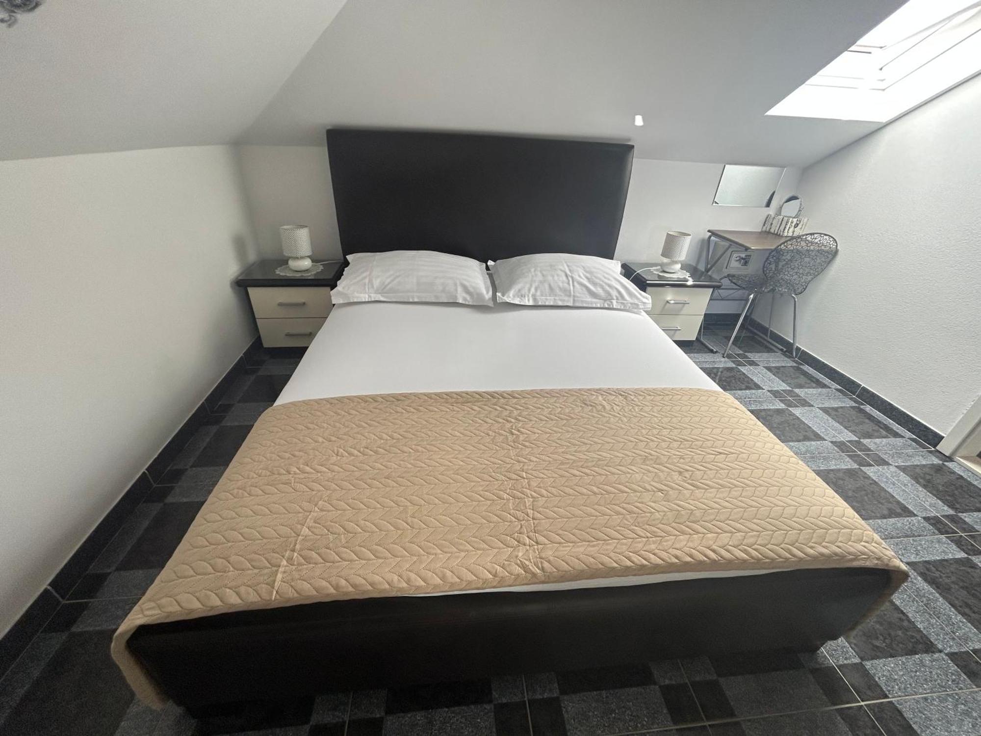 Apartments Sanda 2 Promajna Luaran gambar