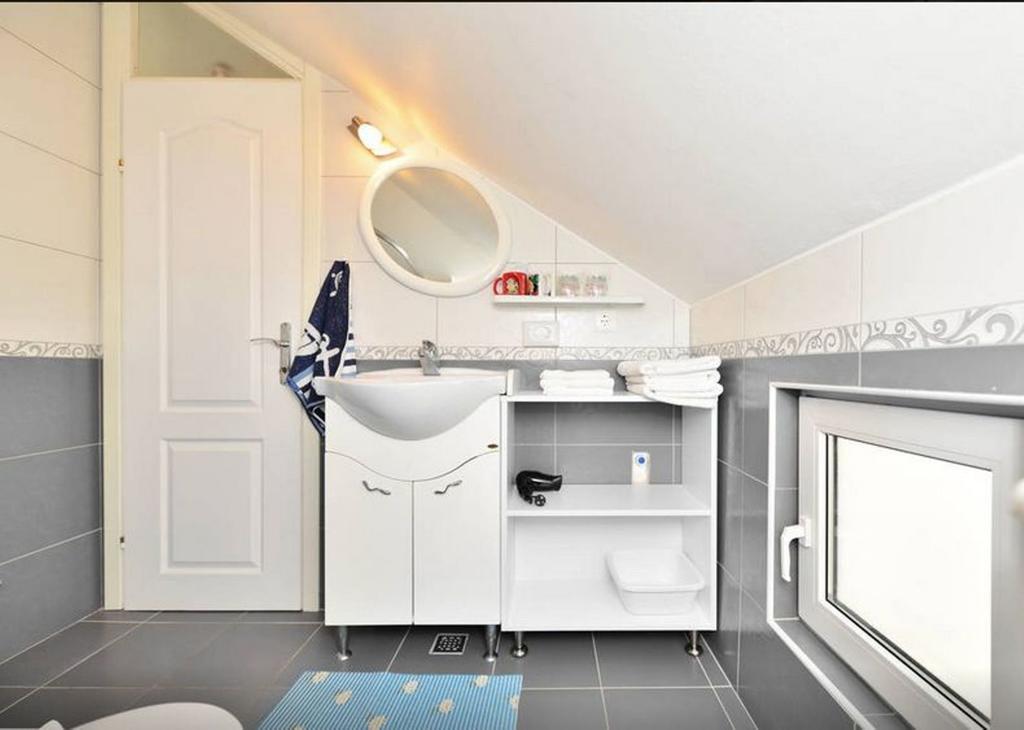 Apartments Sanda 2 Promajna Bilik gambar