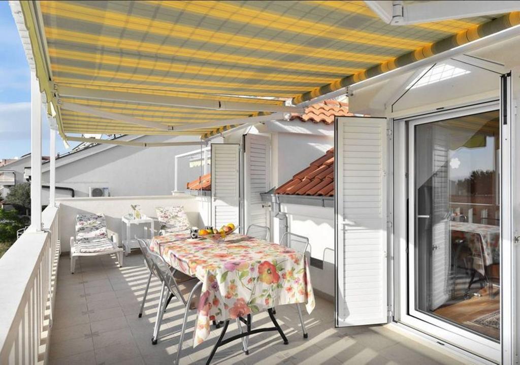 Apartments Sanda 2 Promajna Bilik gambar